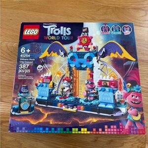 LEGO Trolls World Tour Volcano Rock City Concert 41254